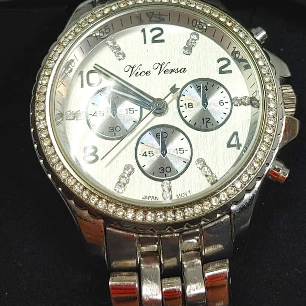 Vice Versa Quartz L80805 Womens Rhinestone Chrono Watch New Battery